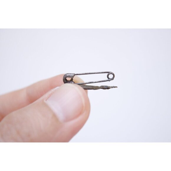 Antique Virgin Mary pin, Ancient Madonna brooch, Early Christian gift idea - Picture 5 of 5